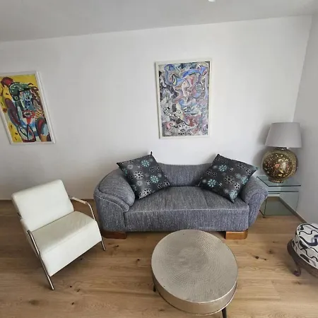 Charming Mari Znjan *