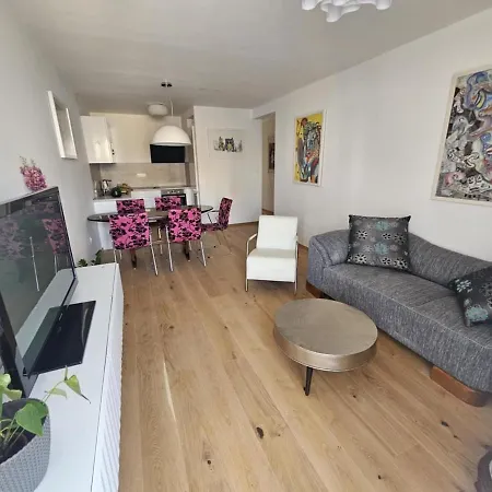 Charming Mari Znjan 斯普利特