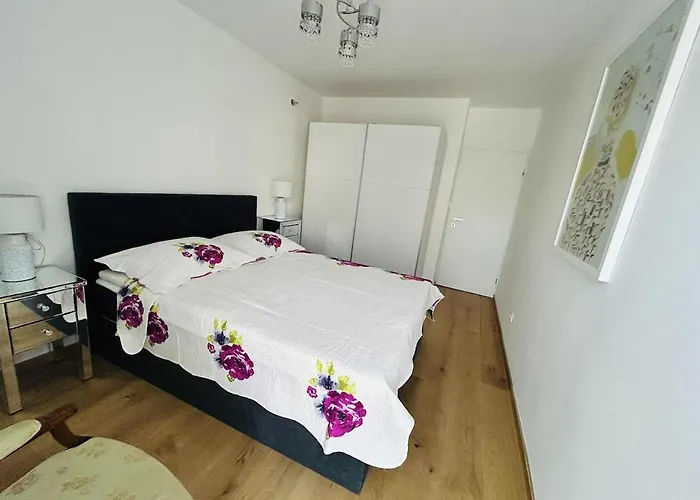Apartament Charming Mari Znjan *