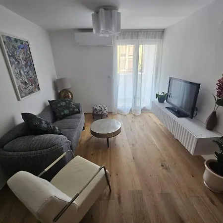 Charming Mari Znjan Split